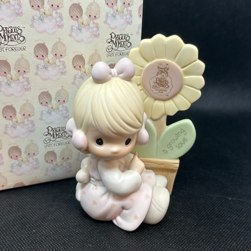 Precious Moments "A Growing Love" 1988 Membership figurine